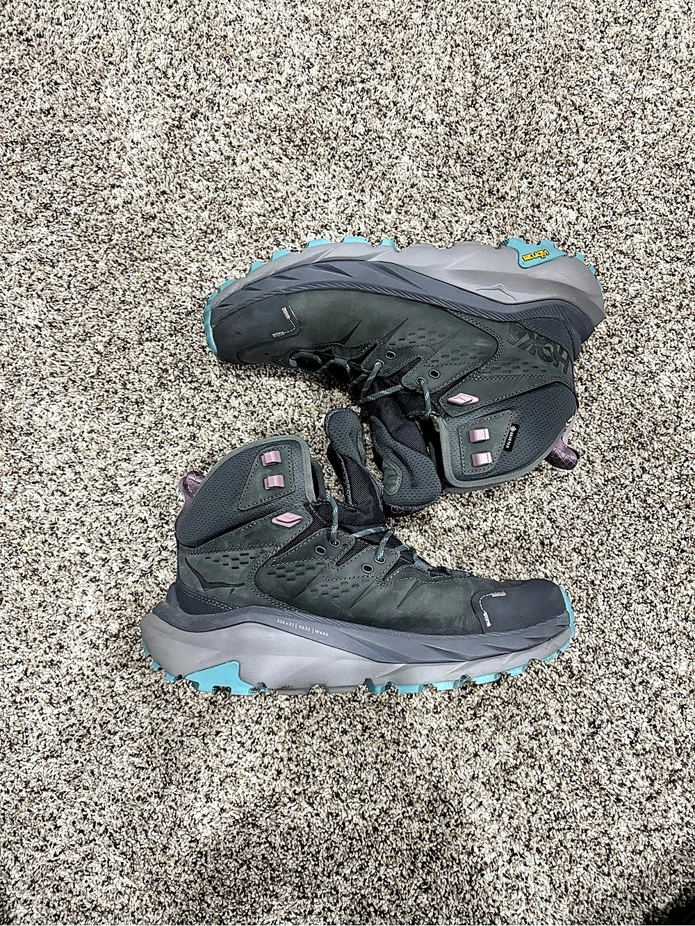 Womens HOKA Kaha 2 GTX Hiking Boots, size 11